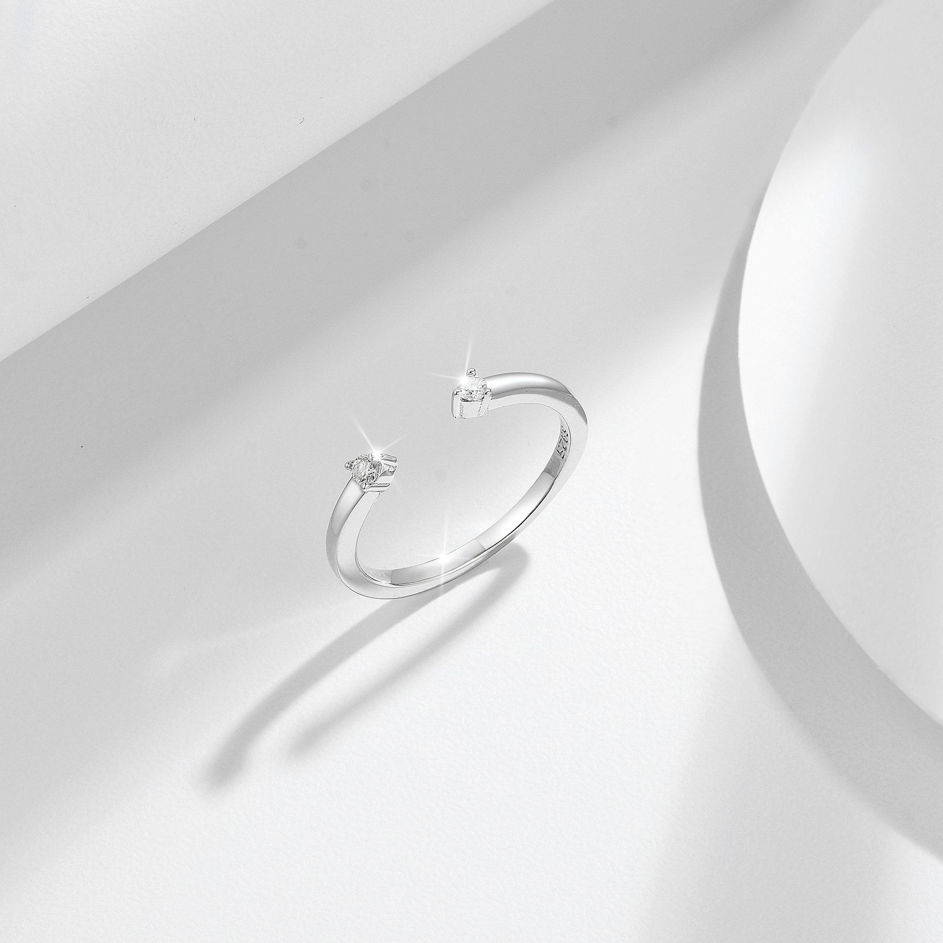 Twin Star Moissanite Wedding Band-VOOGME