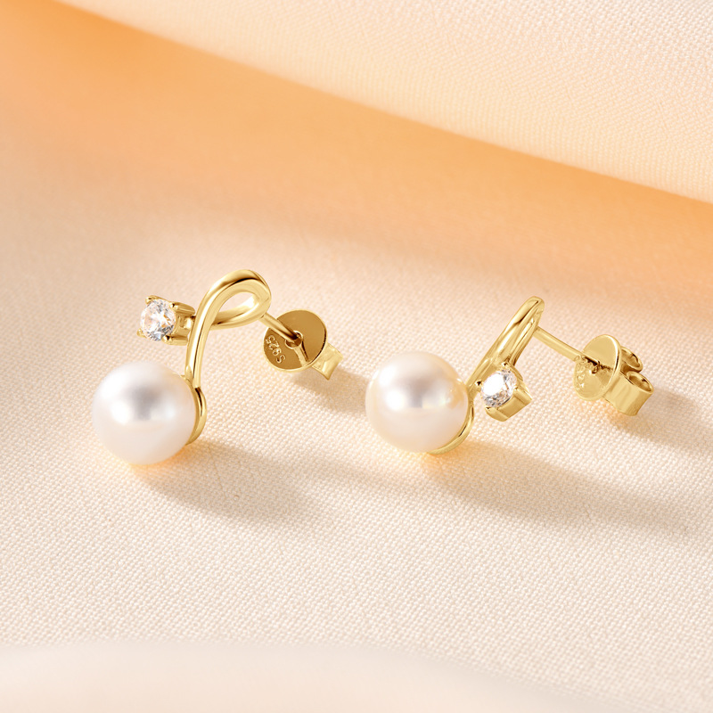 Glitz Freshwater Pearl Stud Earrings-VOOGME