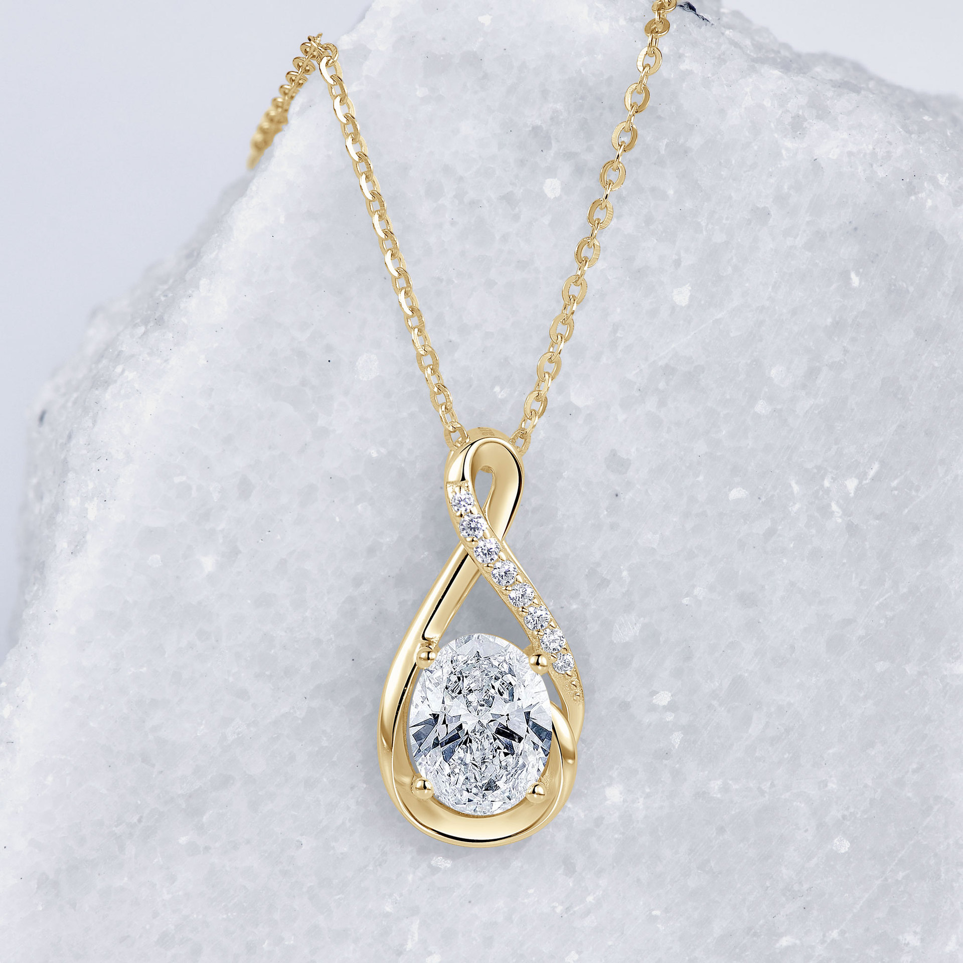 Sparkling Oval Moissanite Necklace 2.0ct