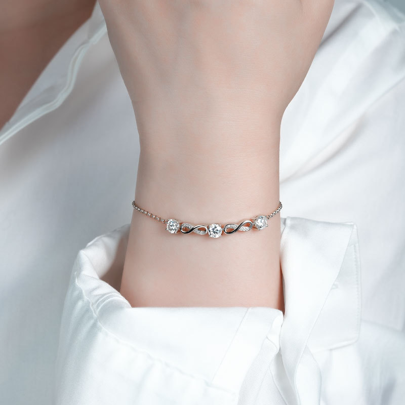 Wireless Symbol Moissanite Bracelet