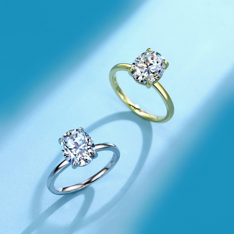 Classic Four-Prong Oval Moissanite Ring