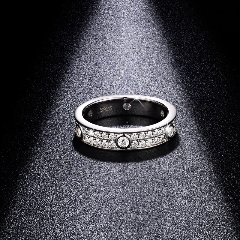 Cecile Round Moissanite Wedding Band-VOOGME