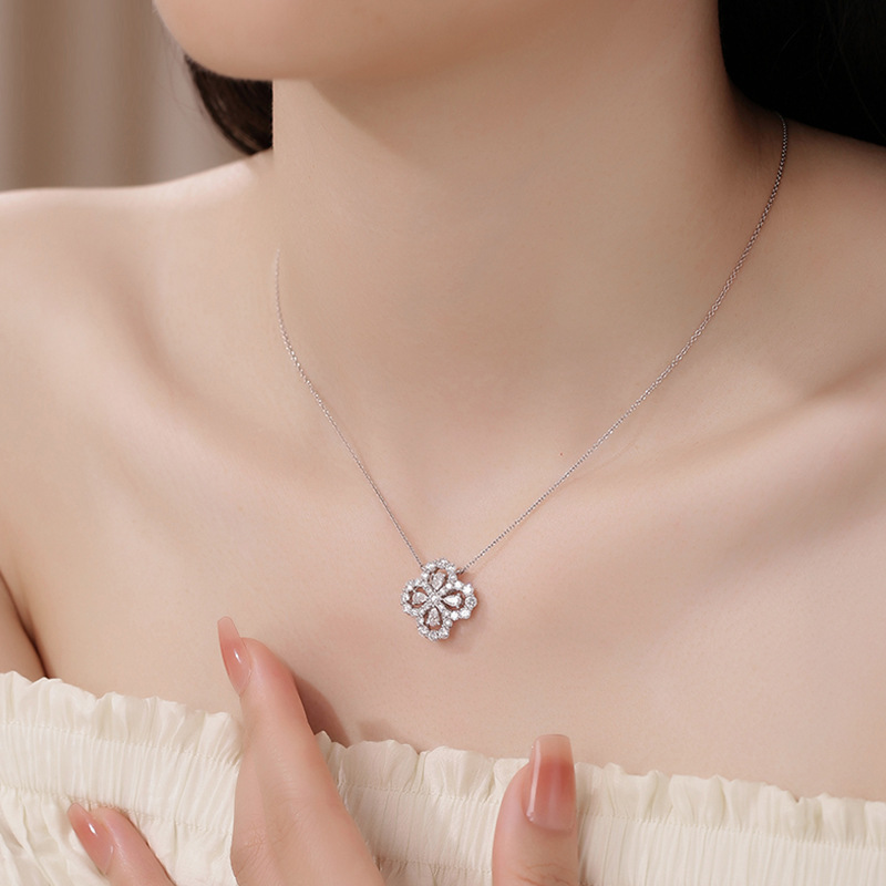 Halo Clover Moissanite Necklace