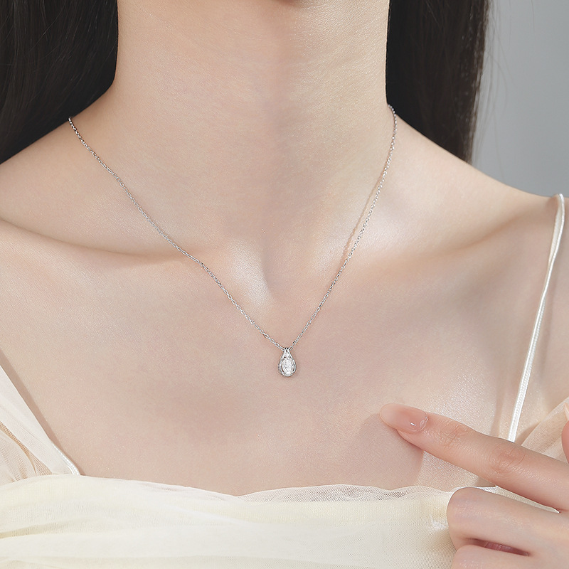 Morning Dew Oval Moissanite Necklace