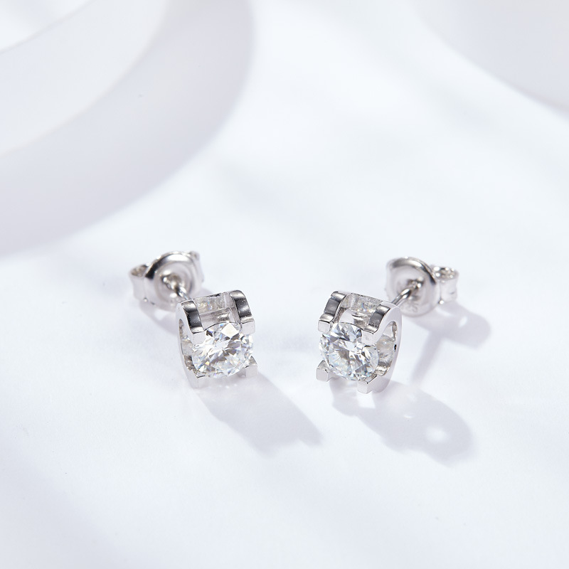 Bull Head Moissanite Stud Earrings