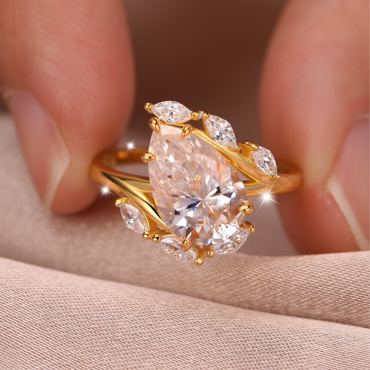 Pear Cut Petal Moissanite Ring Set