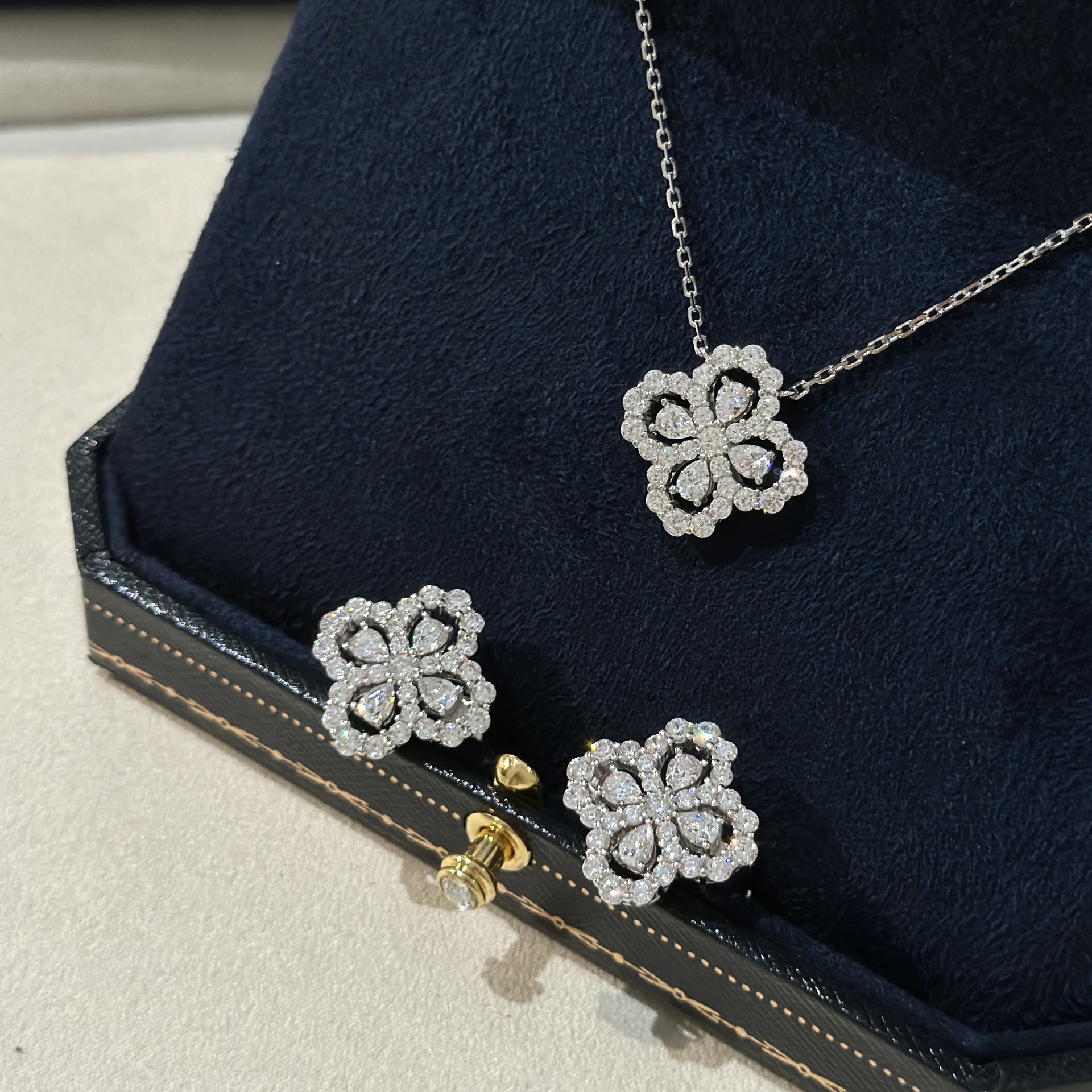 Halo Clover Moissanite Necklace