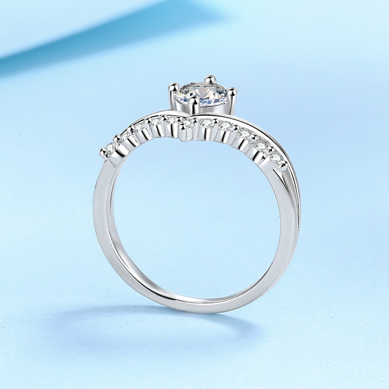 Leila Round Moissanite Engagement Ring
