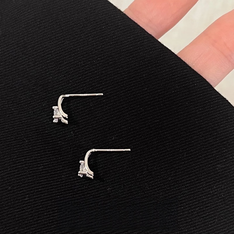 Horseshoe Moissanite Stud Earrings