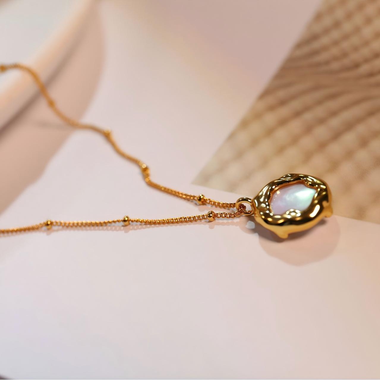 Halo Baroque Pearl Necklace