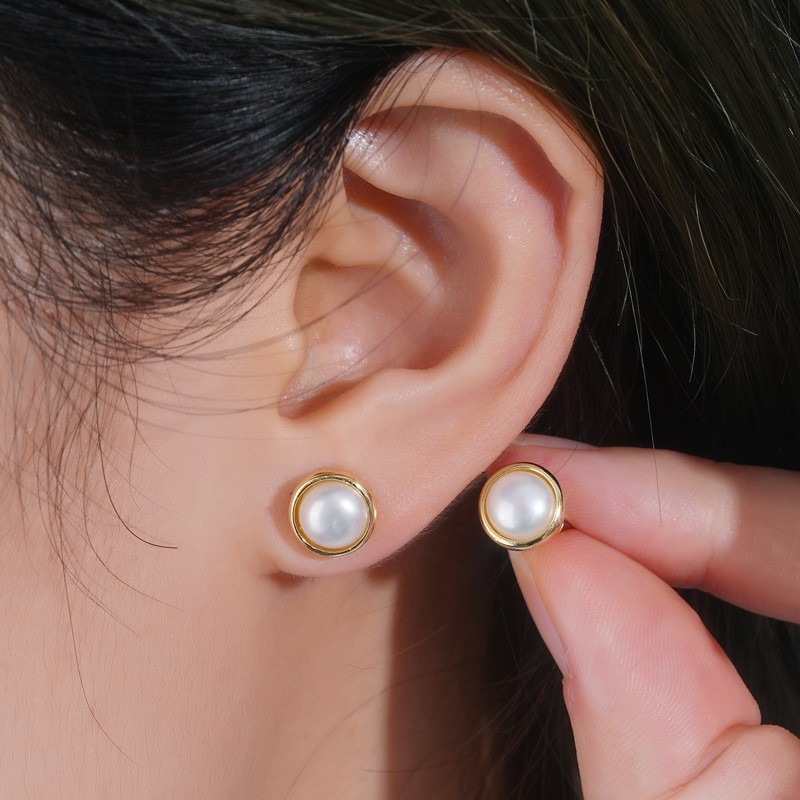 Bezel Freshwater Pearl Stud Earrings-VOOGME