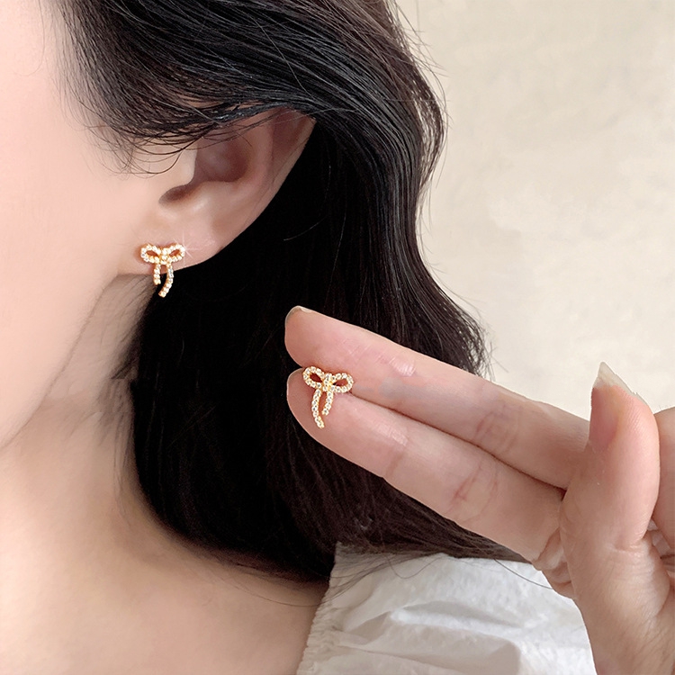 Bow Stud Eearrings