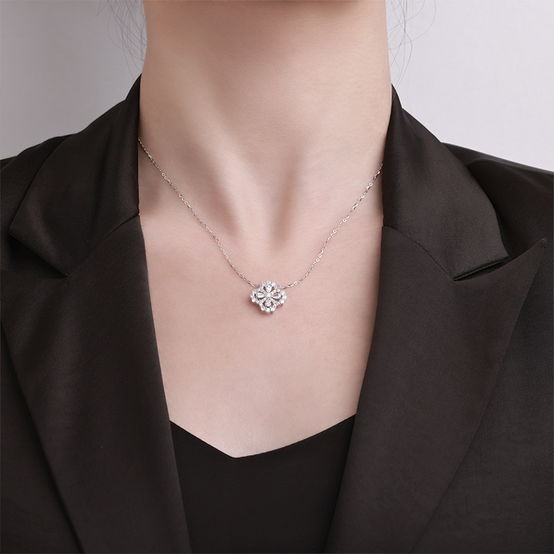 Halo Clover Moissanite Necklace