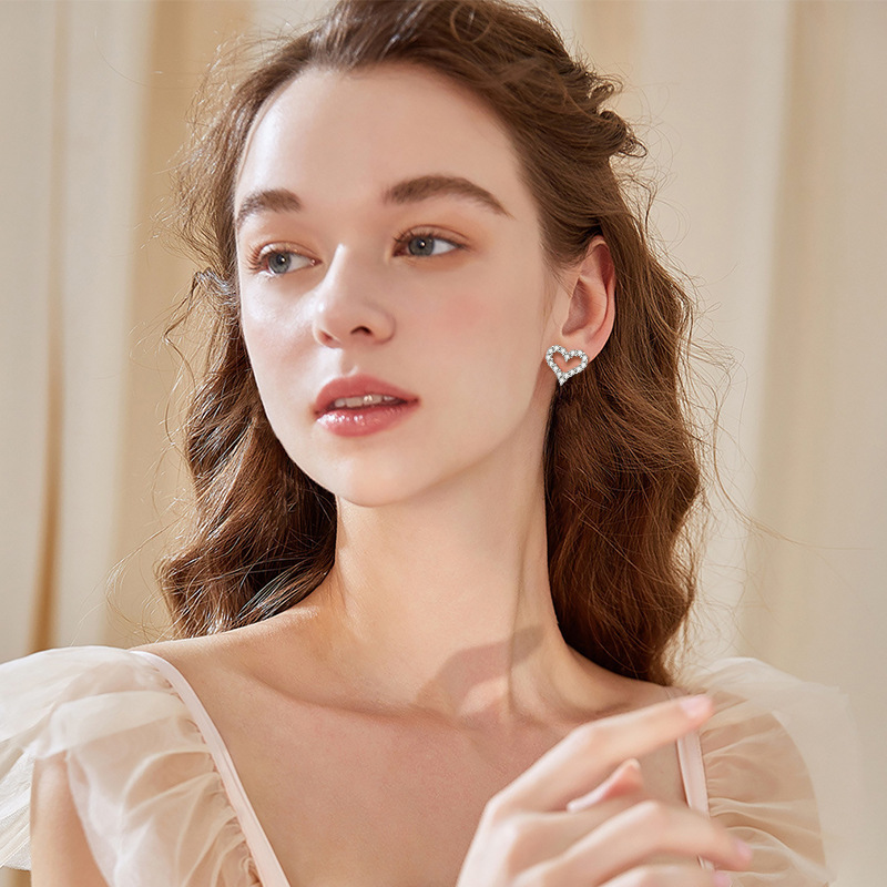 Carys Heart Moissanite Earrings