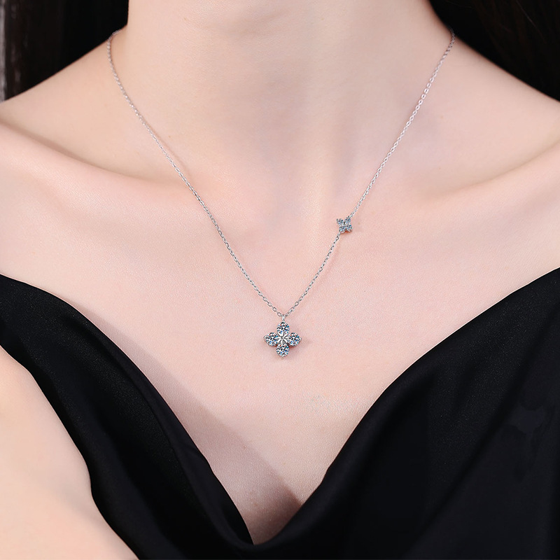 Premium Clover Moissanite Necklace