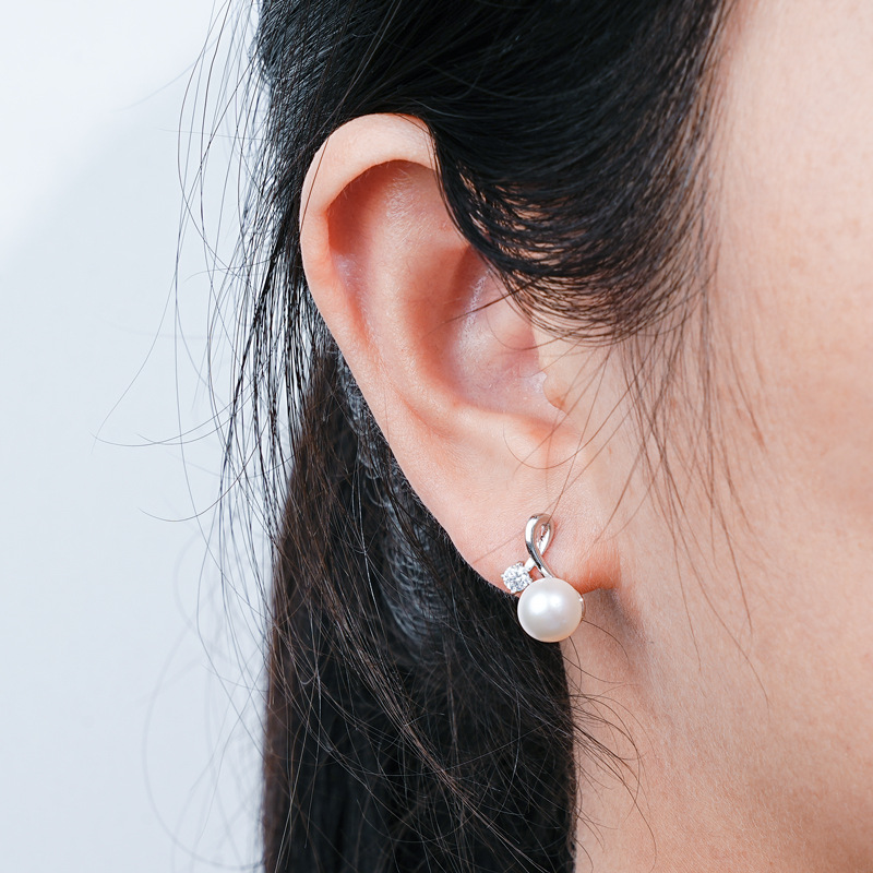 Glitz Freshwater Pearl Stud Earrings-VOOGME