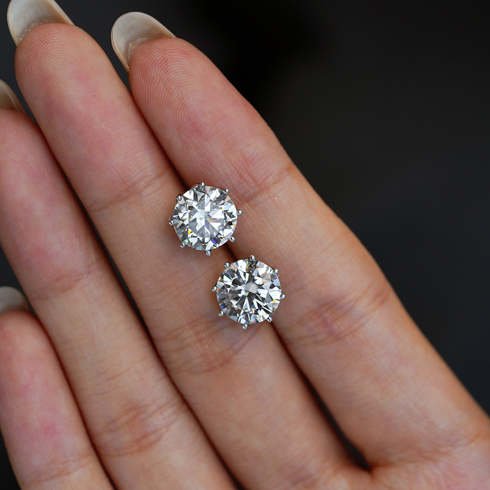 Eight-Prong Lace Moissanite Stud Earrings