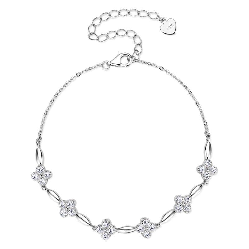 Elegant Clover Moissanite Bracelet