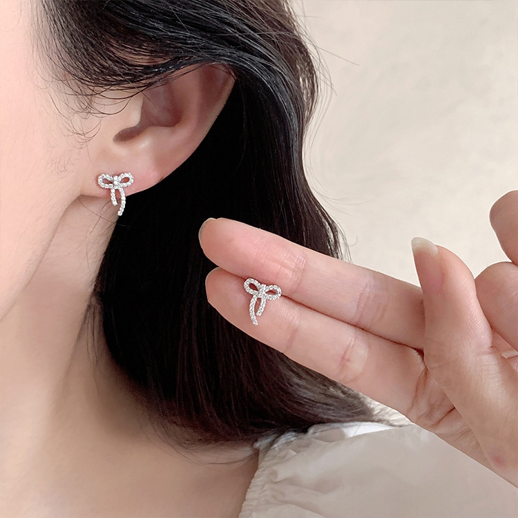 Bow Stud Eearrings
