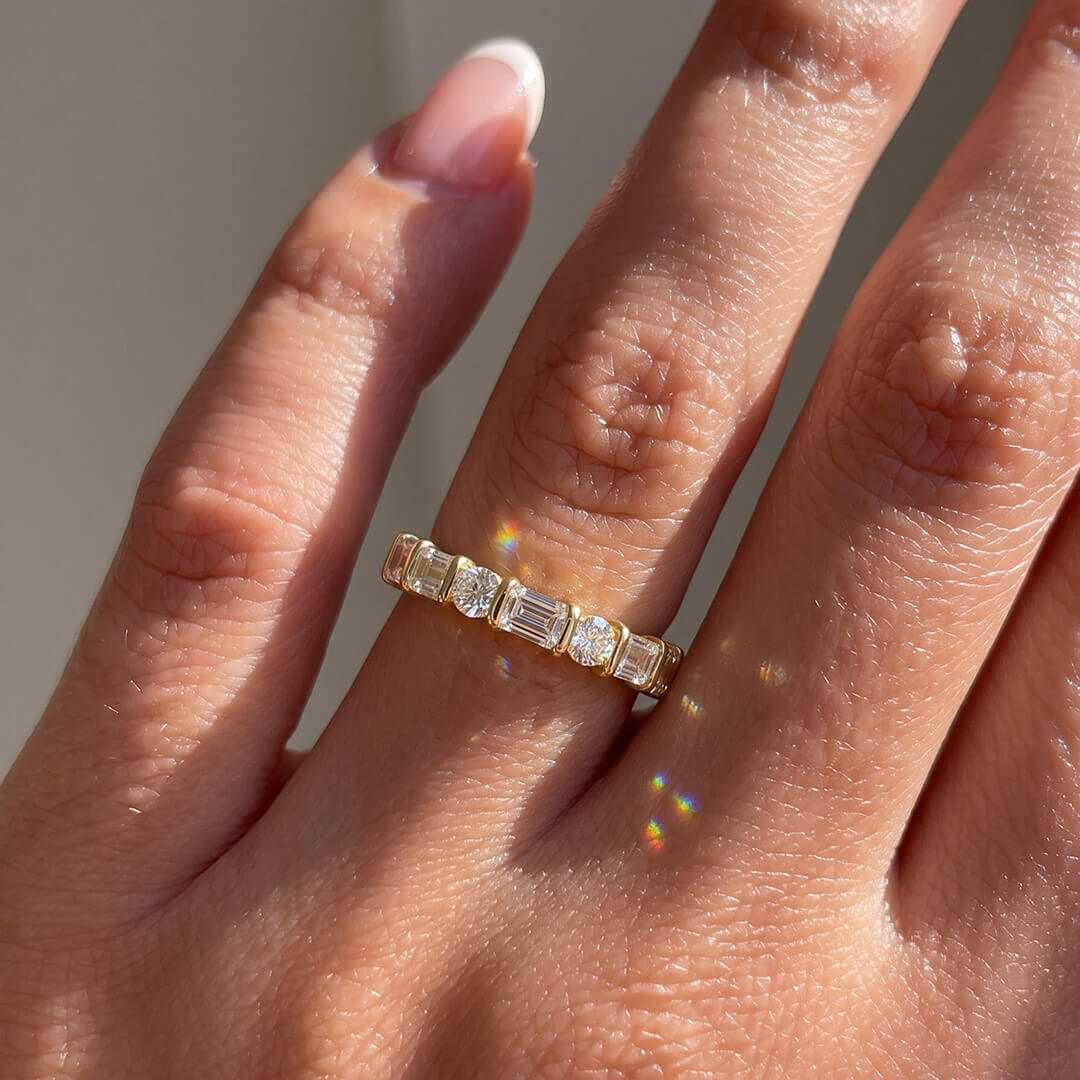 Emerald&Round Eternity Moissanite Ring