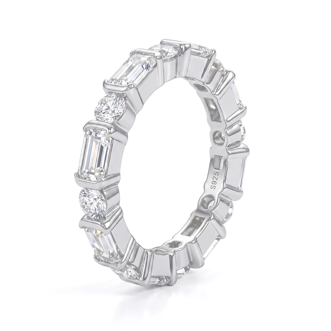 Emerald&Round Eternity Moissanite Ring