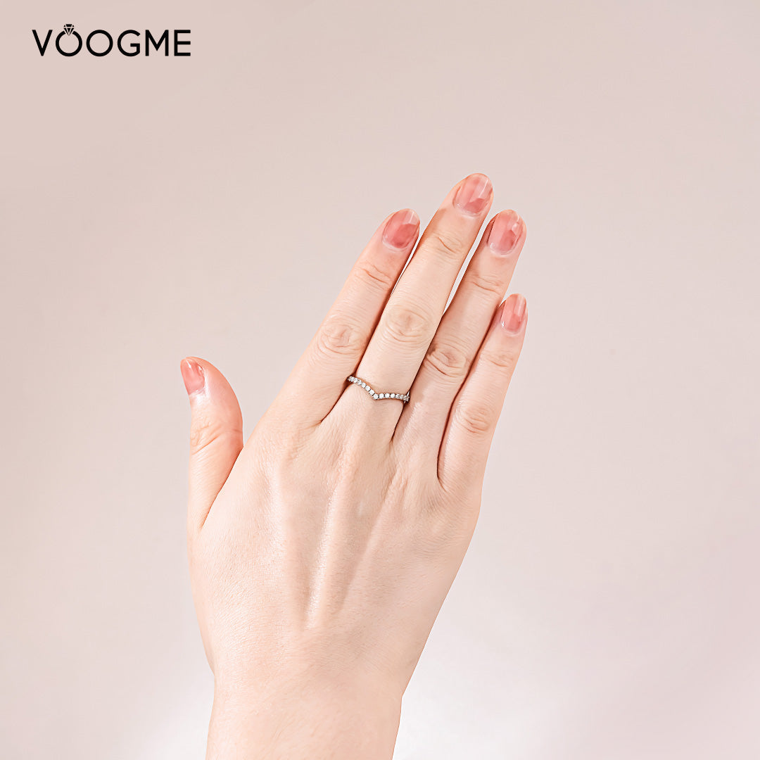 V-Shape Moissanite Wedding Band (0.22 ct.tw.)-VOOGME