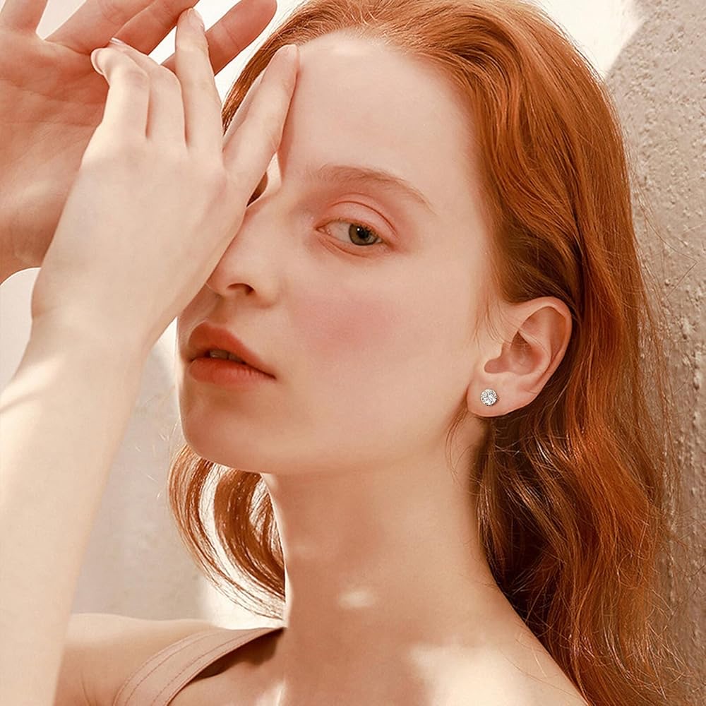 Naiad Four-Prong Moissanite Stud Earrings