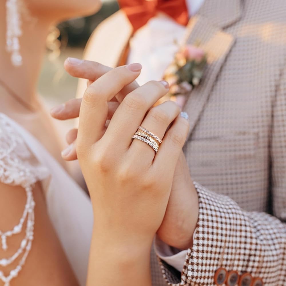 Glyph Embrace Round Moissanite Wedding Band