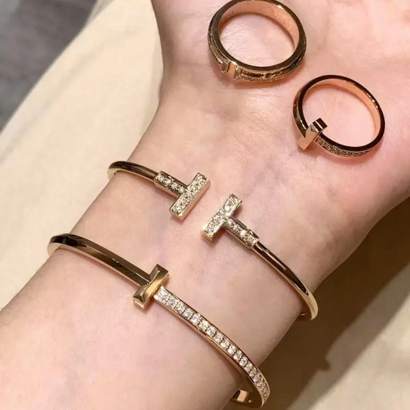Double T Moissanite Bangle