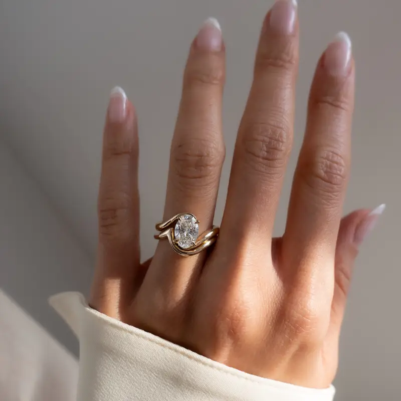 Ripple Oval Cut Moissanite Ring Set