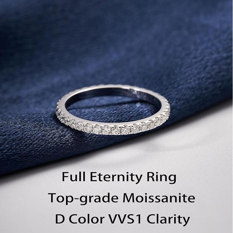 Glyph Embrace Round Moissanite Wedding Band