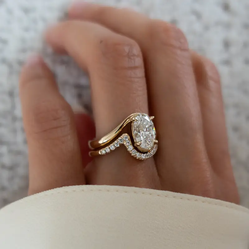 Ripple Oval Cut Moissanite Ring Set