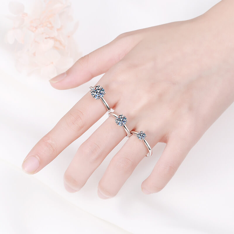 Trellis Four-Prong Moissanite Engagement Ring 1.0 ct-VOOGME