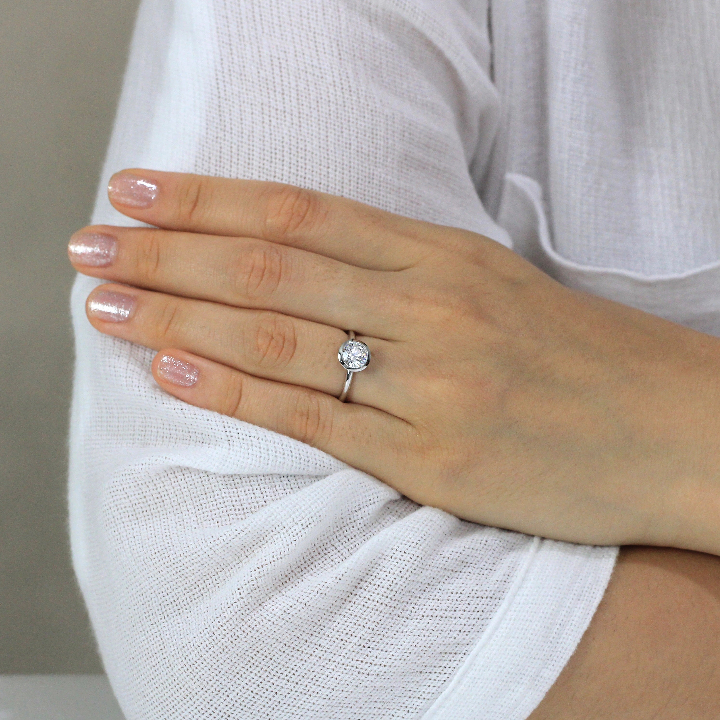 Bezel Setting Moissanite Engagement Ring-VOOGME