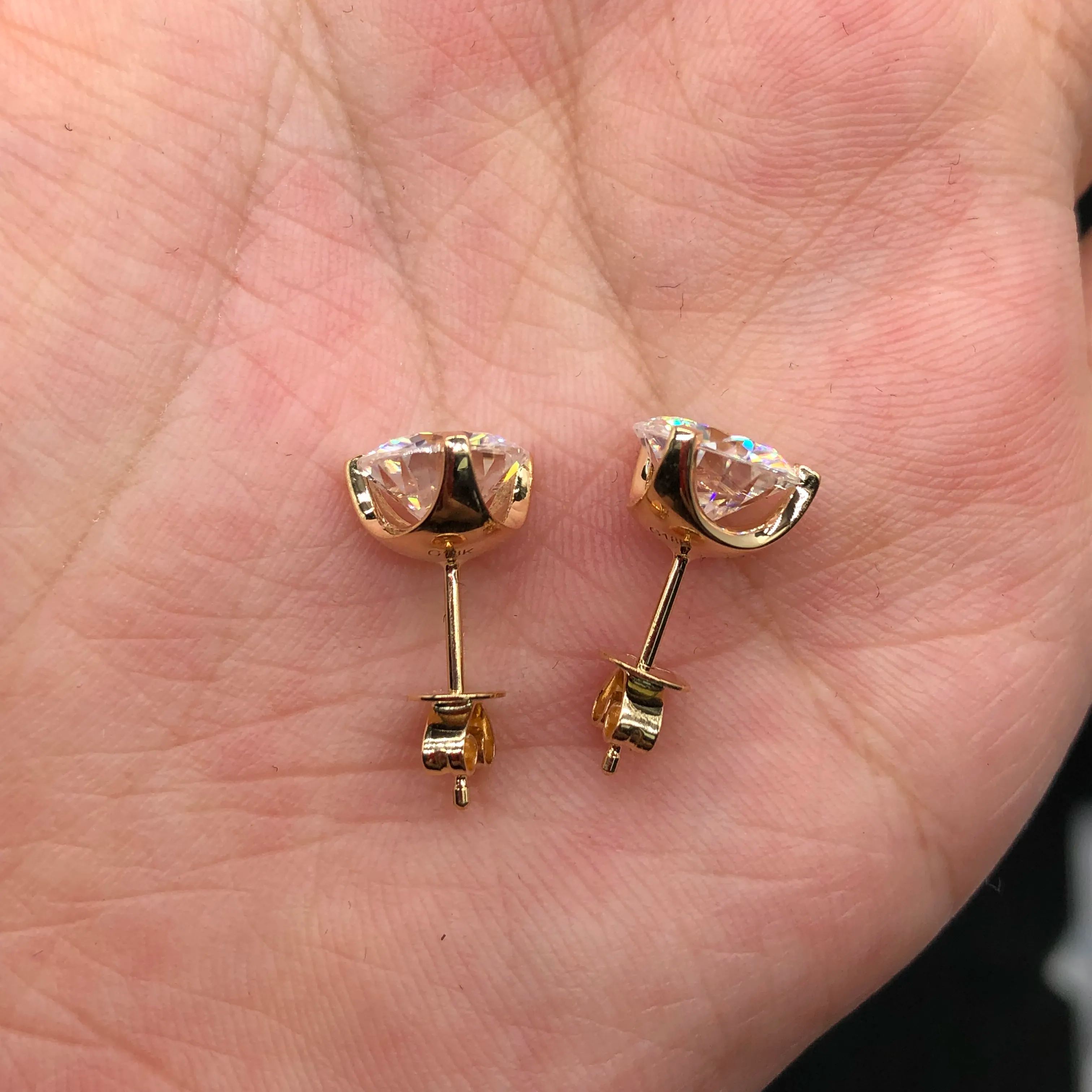 Classic Three-Prong Moissanite Stud Earrings-VOOGME