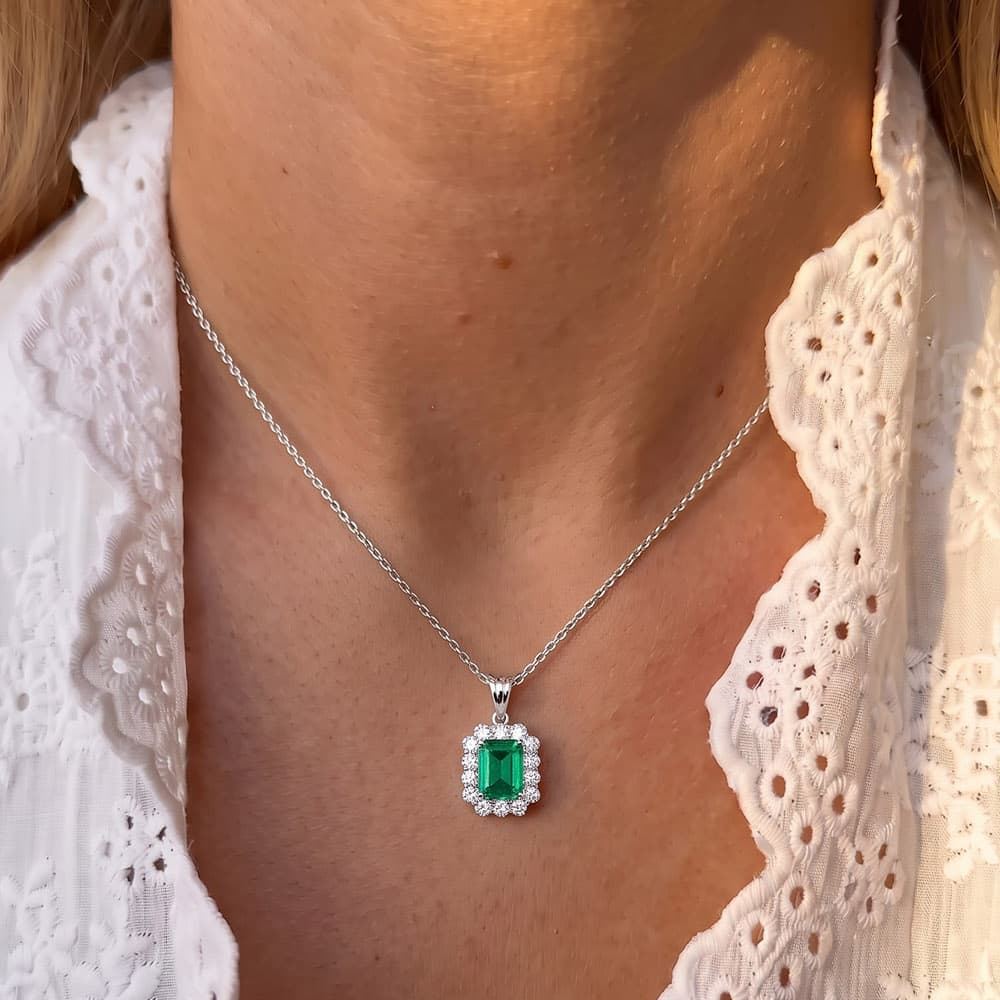 Emerald Gemstone Pendant Necklace (1.5 ct.)