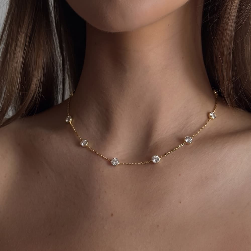 Meme Bezel Moissanite Necklace