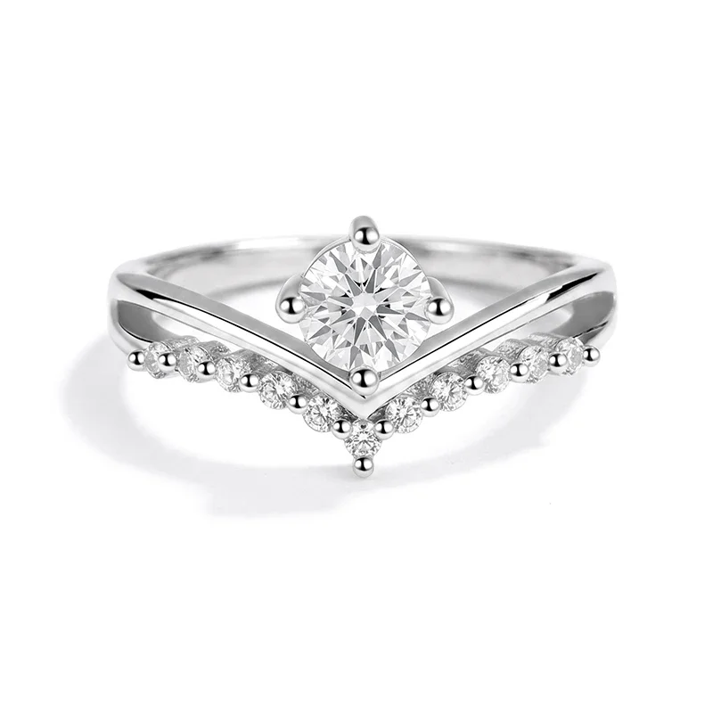 Leila Round Moissanite Engagement Ring