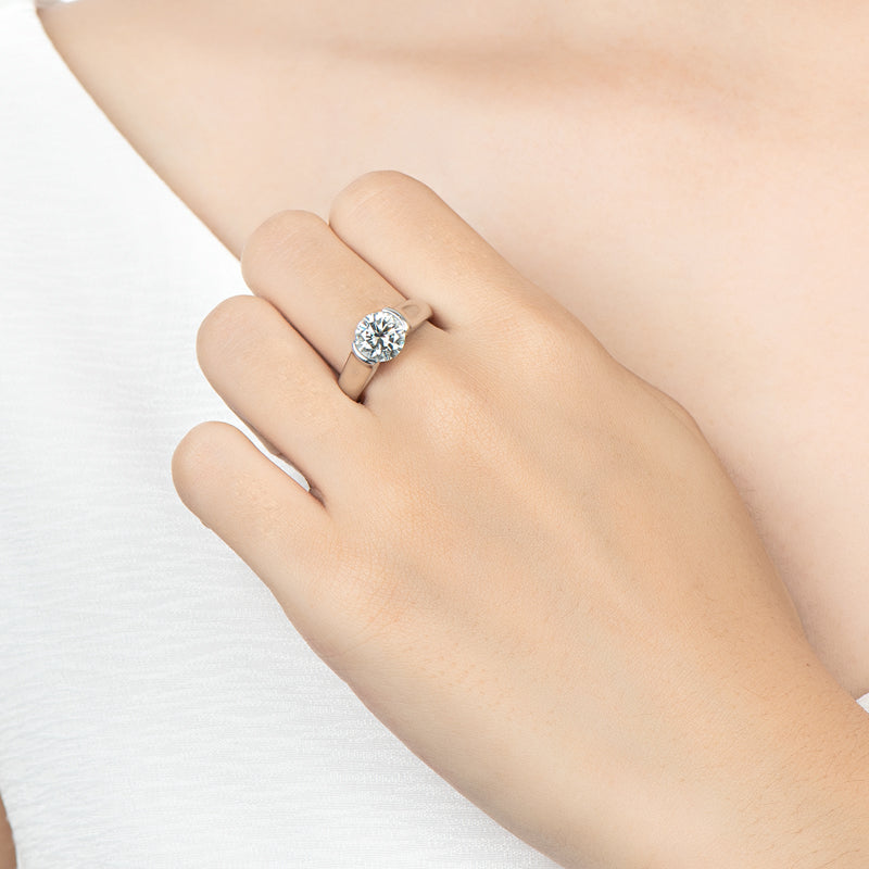 Half Bezel Moissanite Engagement Ring-VOOGME