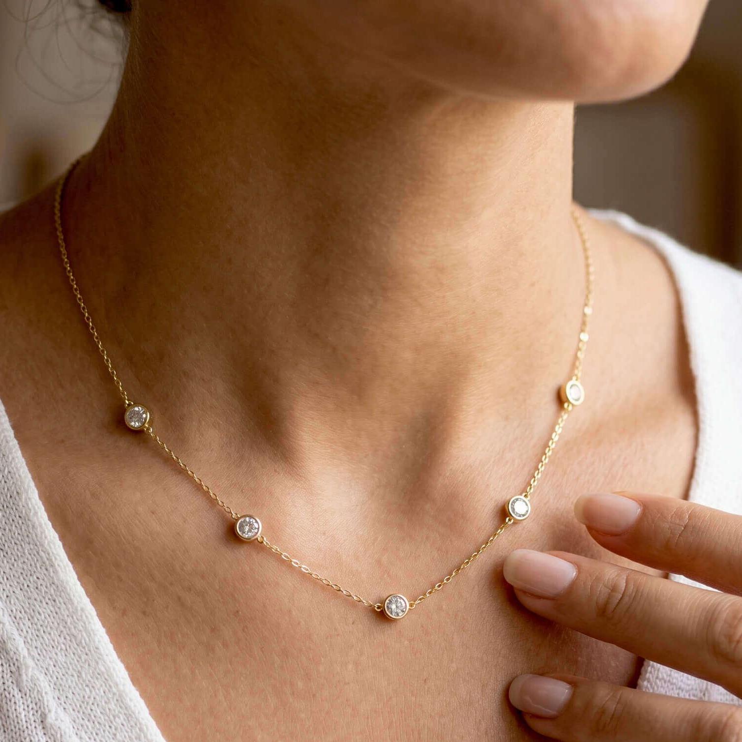Cinq Bubbles Moissanite Necklace