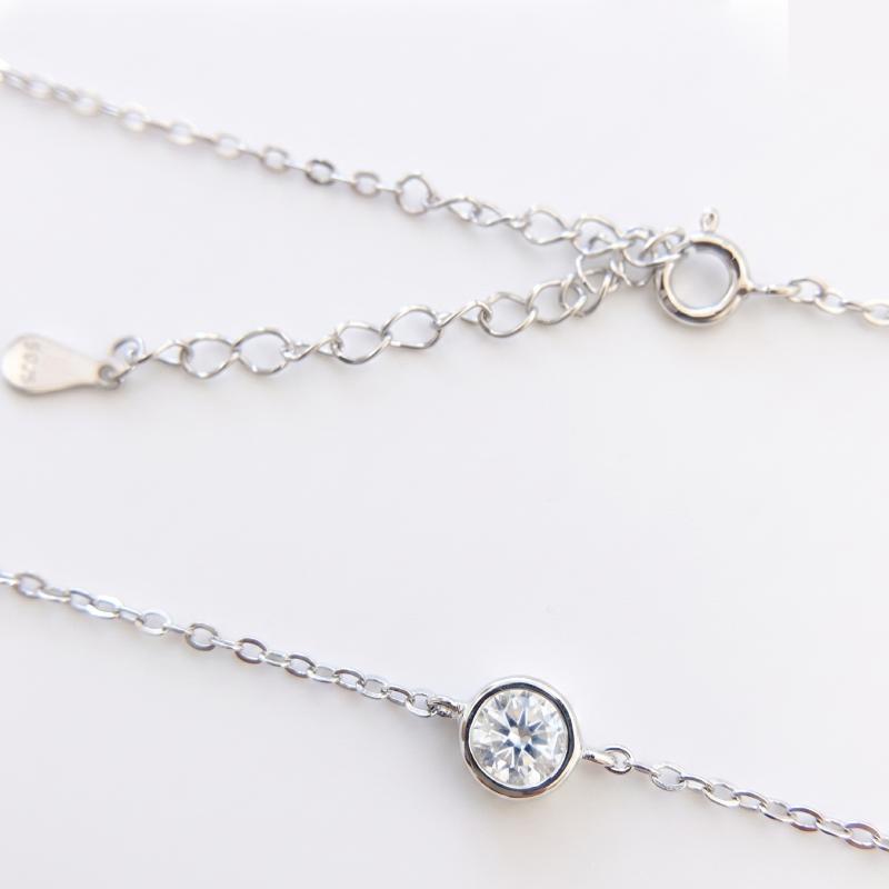 Cinq Bubbles Moissanite Necklace