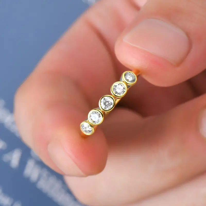 Five-Stone Bubble Moissanite Wedding Band