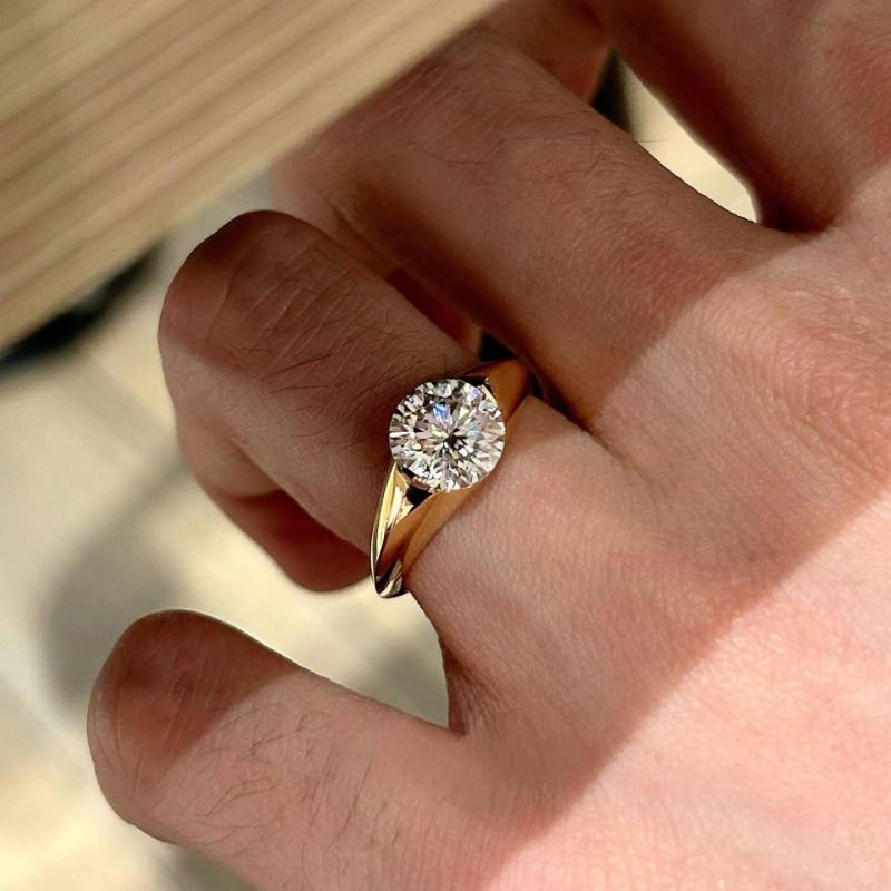 Bezel Round Moissanite Engagement Ring