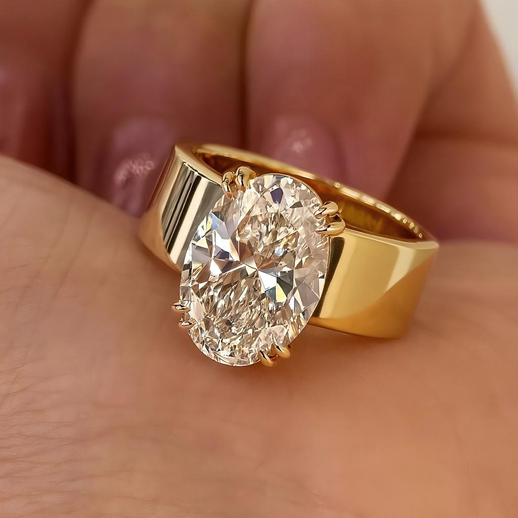 4CT Eight-Prong Moissanite Ring