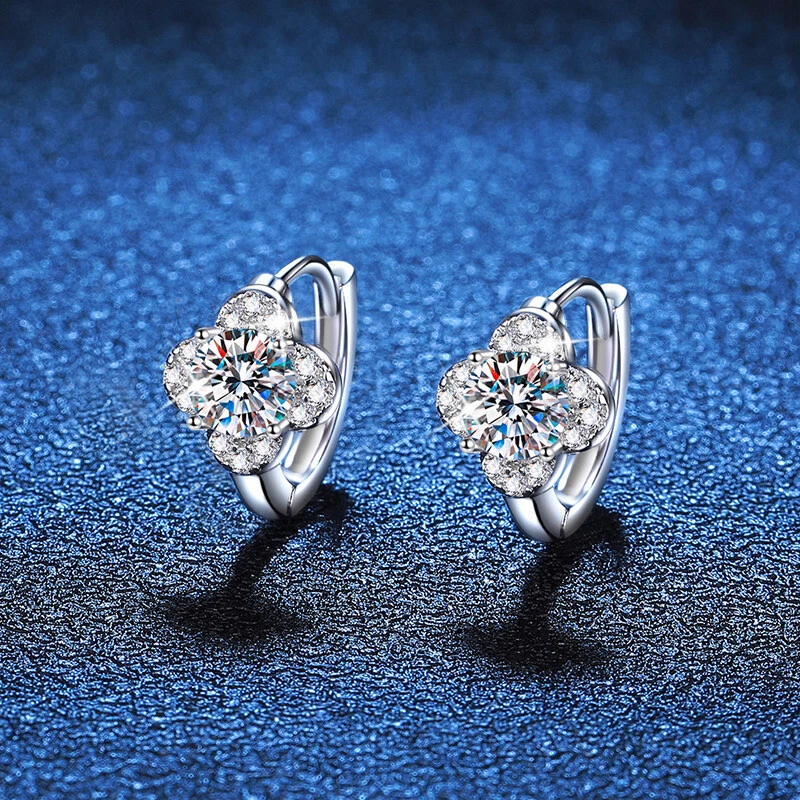 Edna Clover Moissanite Stud Earrings