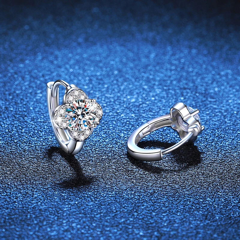 Edna Clover Moissanite Stud Earrings