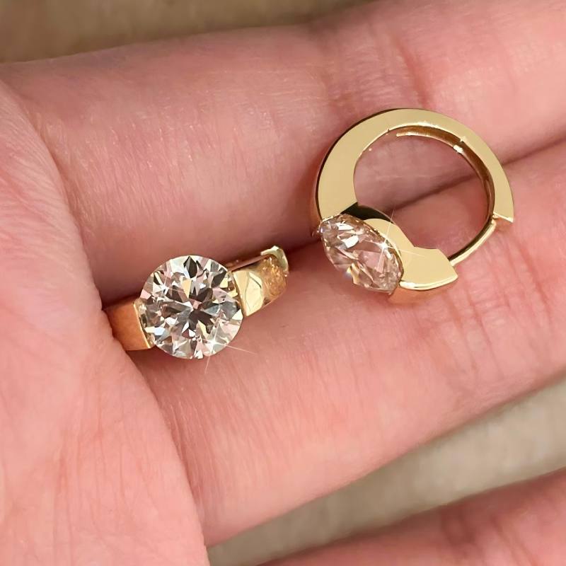 Elio Round Moissanite Hoop Earrings
