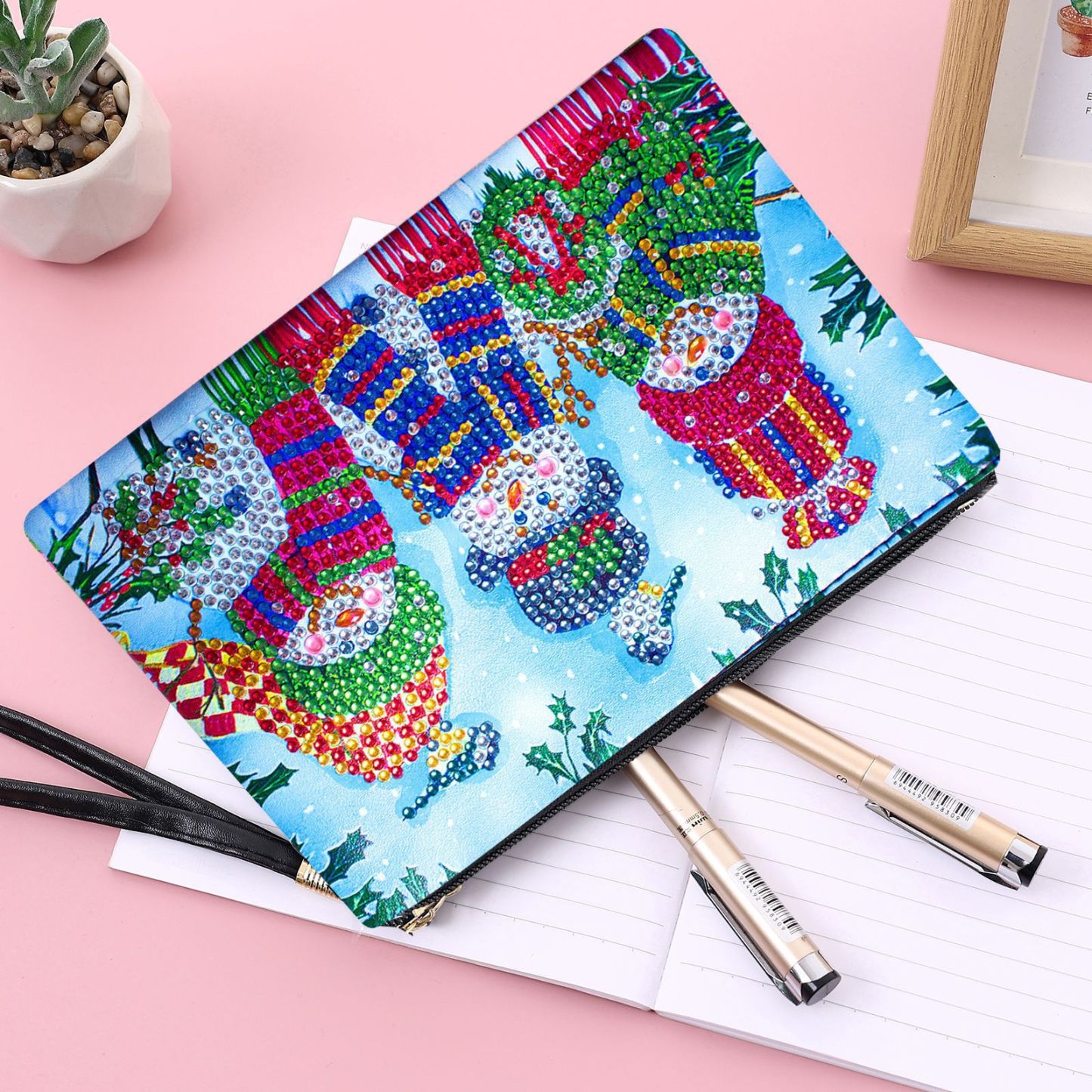 1 piece of 5D DIY diamond painted handbag makeup bag, Christmas themed handmade diamond art craft bag