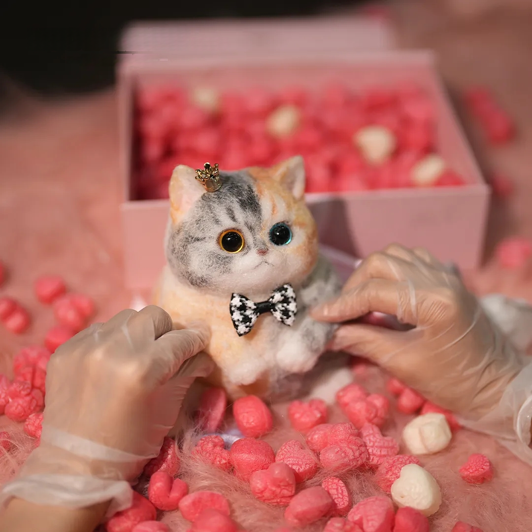 A07:A Domineering And Mighty Three-Flowered Squishy Cat