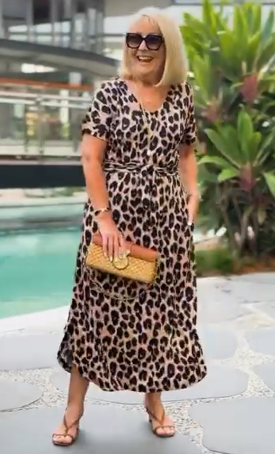 2025 new style temperament V-neck leopard print short-sleeved dress